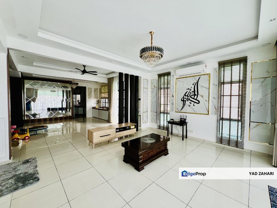 Saujana Villa, Kajang | 2.5 Storey Semi-D 4+1 Rooms | RM1.25M - Fully Renovated & Below Market Value , Selangor, Kajang