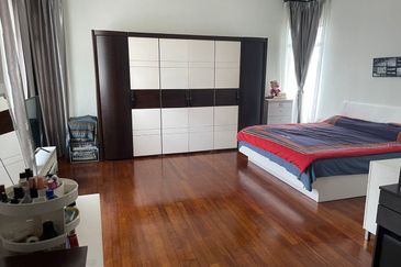 Changkat Kiara Surya