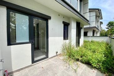 Freesia Residences @ Tropicana Aman