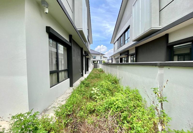 Freesia Residences @ Tropicana Aman