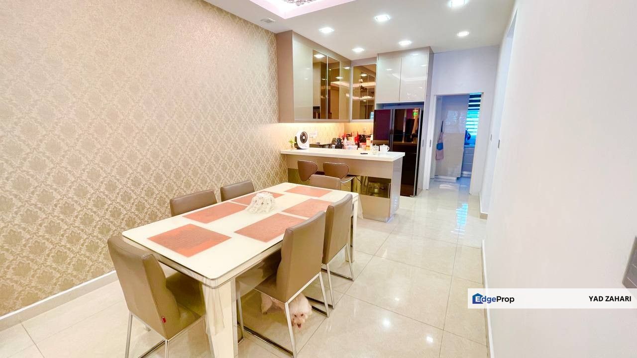 Taman Taming Indah, Sungai Long Kajang | 3 Storey Terrace 5+1 Bedrooms | RM1.65M - Open Facing and Fully Furnished, Selangor, Bandar Sungai Long