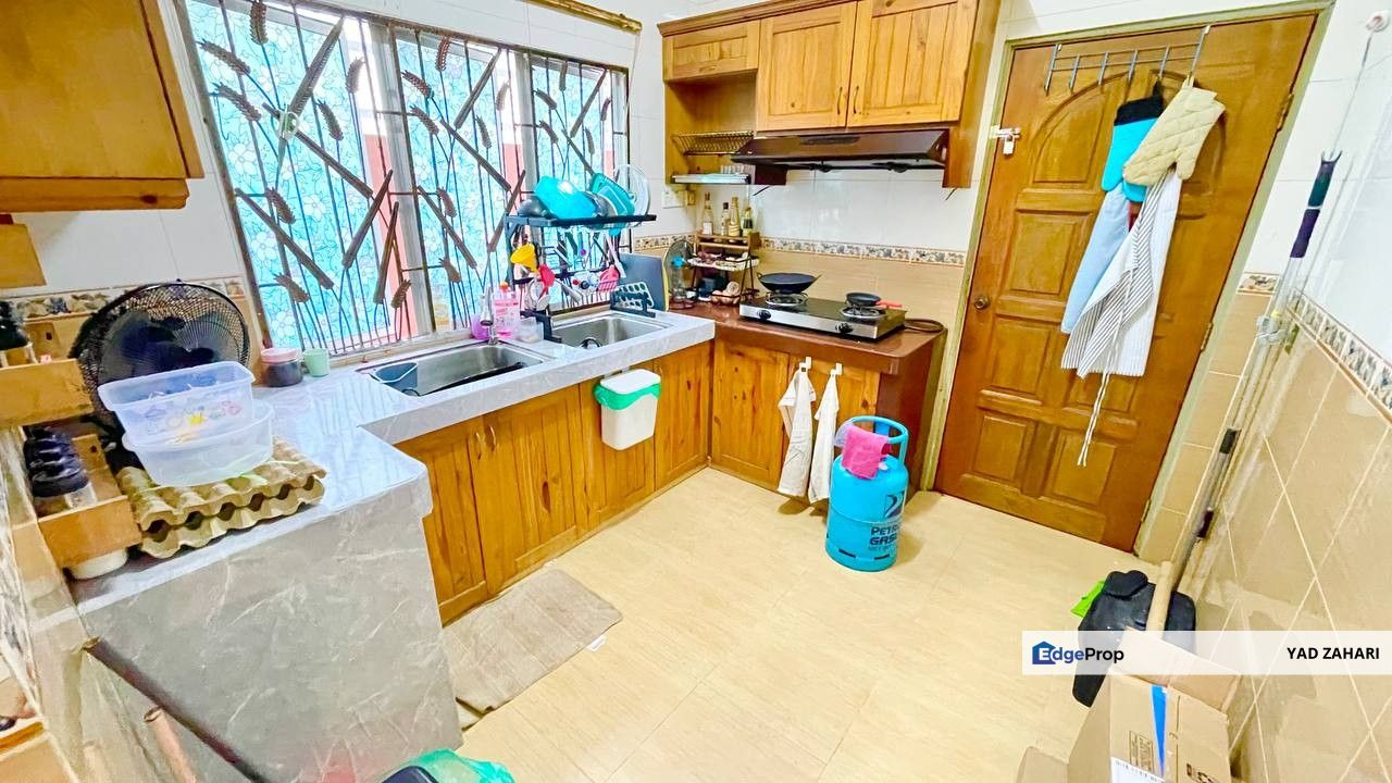 Seksyen 3, Shah Alam | Double Storey Semi D 6 Bedrooms | RM1.3M - Facing Open & Walking Distance to Amenities, Selangor, Shah Alam