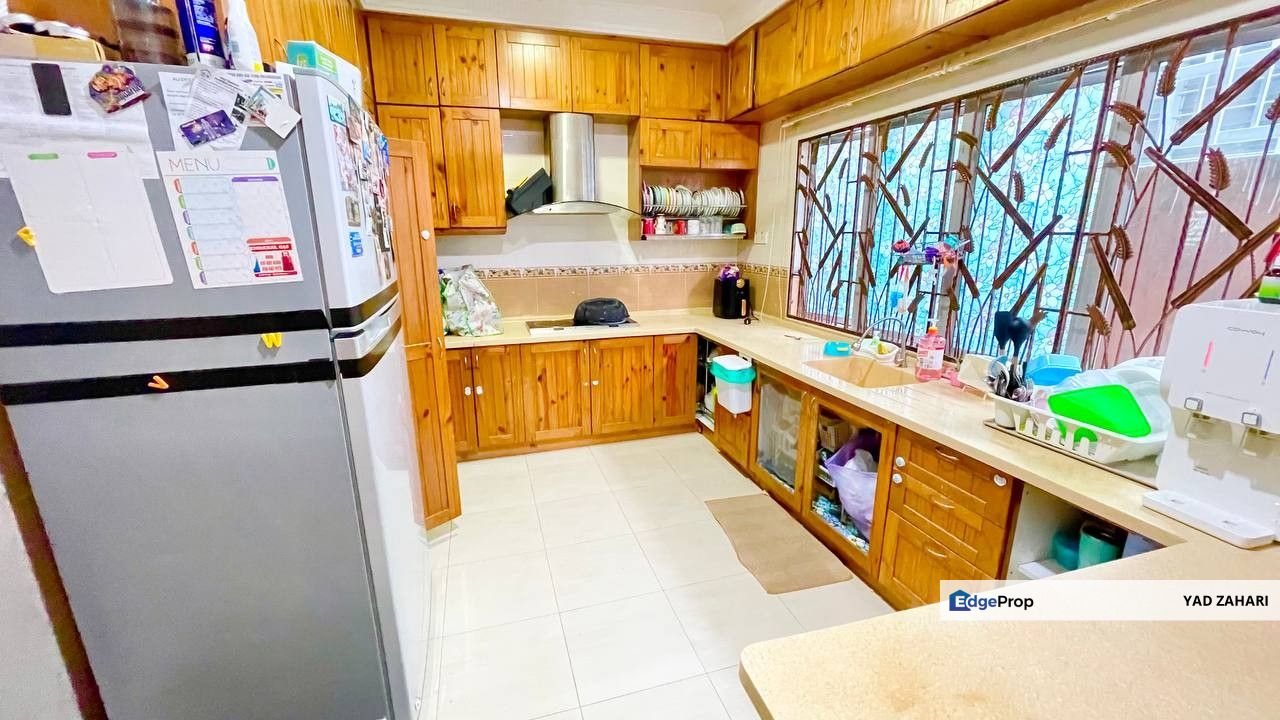 Seksyen 3, Shah Alam | Double Storey Semi D 6 Bedrooms | RM1.3M - Facing Open & Walking Distance to Amenities, Selangor, Shah Alam