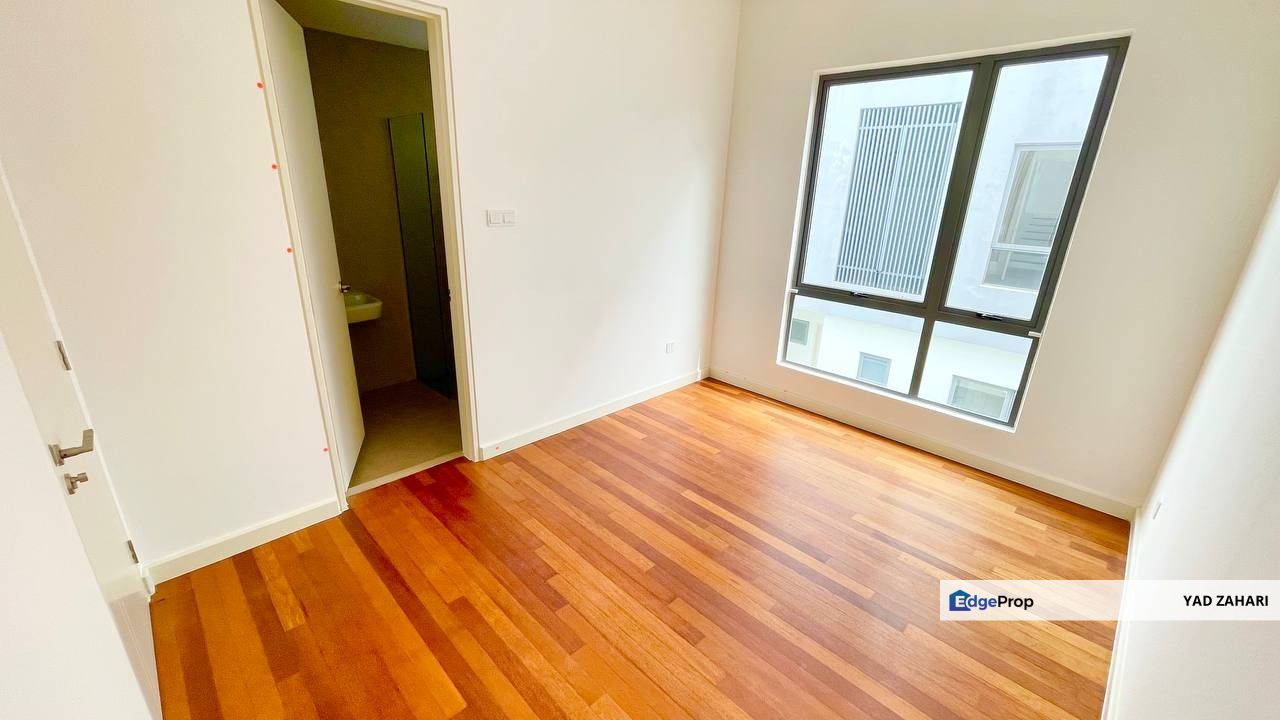 Broadleaf Residence, Kota Kemuning | 3 Storey Semi D 6+1 Bedrooms | RM2.6M - Endlot, Non Bumi and Completed Facilities, Selangor, Kota Kemuning