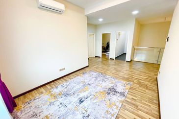 Persiaran Bukit Melawati 