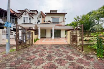 Jalan Spektrum U16 @ Taman Bukit Subang