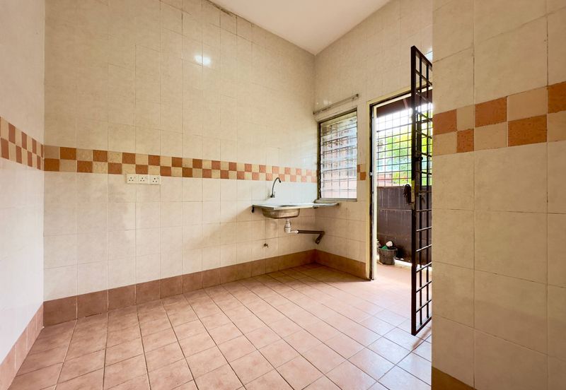 Jalan Spektrum U16 @ Taman Bukit Subang