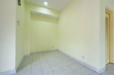 Jalan Spektrum U16 @ Taman Bukit Subang