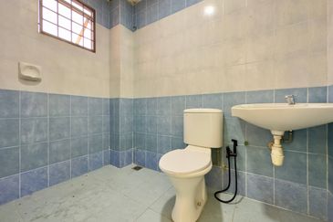 Jalan Spektrum U16 @ Taman Bukit Subang