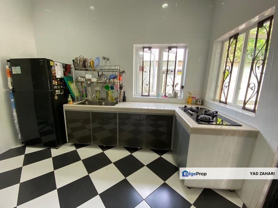 Bandar Bukit Mahkota, Kajang | Bungalow 5 Bedrooms | RM2.88M - Freehold, Large Carporch & Fully Furnished with Solar Heater, Selangor, Bangi