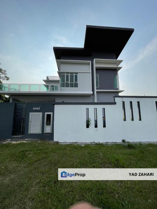 Kampung Sg. Merab Luar, Kajang | Bungalow 4 Bedrooms | RM2.48M - Huge Land, With Balcony and Nearby Amenities, Selangor, Kajang