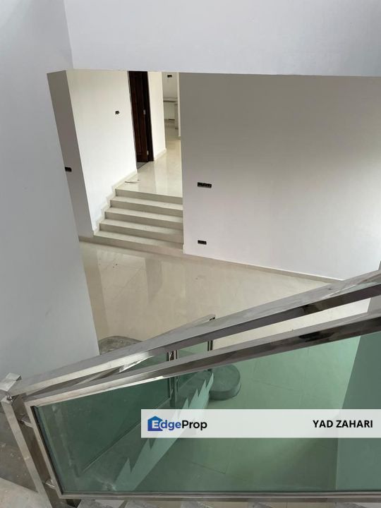 Kampung Sg. Merab Luar, Kajang | Bungalow 4 Bedrooms | RM2.48M - Huge Land, With Balcony and Nearby Amenities, Selangor, Kajang