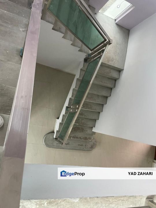 Kampung Sg. Merab Luar, Kajang | Bungalow 4 Bedrooms | RM2.48M - Huge Land, With Balcony and Nearby Amenities, Selangor, Kajang