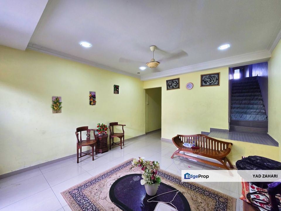 Taman Subang Baru, Shah Alam | 2-Storey Terrace 5 Bedrooms | RM480K - Fully Extended and Renovated & Walking Distance to Surau and Tadika, Selangor, Subang