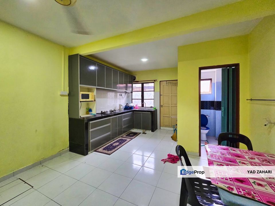 Taman Subang Baru, Shah Alam | 2-Storey Terrace 5 Bedrooms | RM480K - Fully Extended and Renovated & Walking Distance to Surau and Tadika, Selangor, Subang