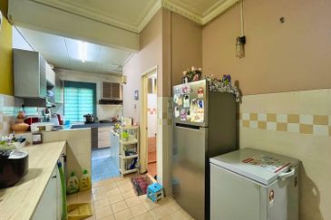 Jalan Spektrum U16 @ Taman Bukit Subang