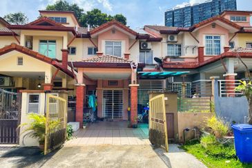 Jalan Spektrum U16 @ Taman Bukit Subang