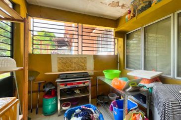 Jalan Spektrum U16 @ Taman Bukit Subang