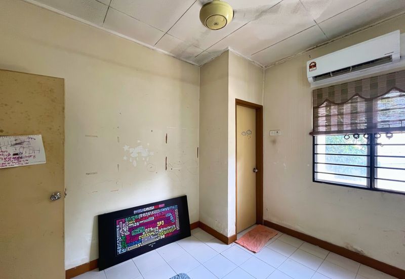 Jalan Spektrum U16 @ Taman Bukit Subang