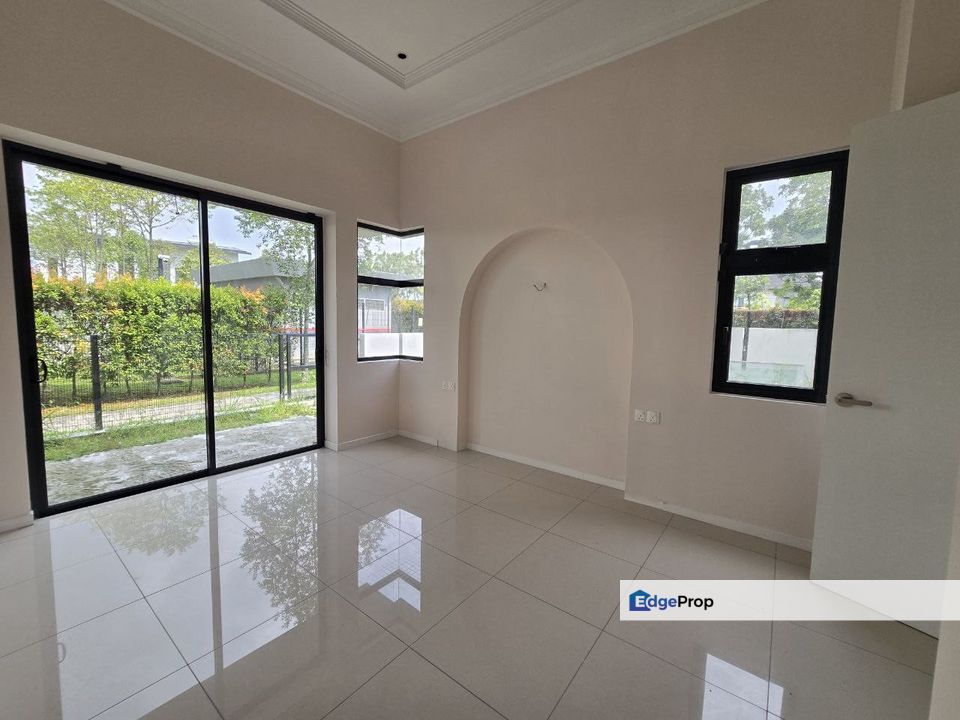 Dalia Residence, Telok Panglima Garang | Bungalow 5+1 Rooms | RM2.35M - Fully Renovated with ID, Marble Flooring and Gated Guarded, Selangor, Telok Panglima Garang