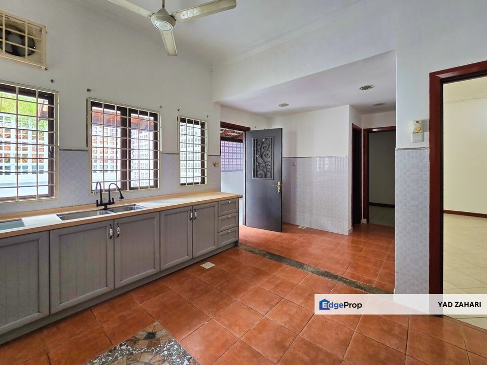 Damai Kasih, Alam Damai, Cheras | 2.5 Storey Semi-D 6+1 Rooms | RM1.8M - Facing Open, Well Maintained & Renovated, Kuala Lumpur, Cheras