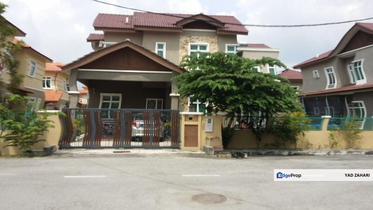 Desa Pinggiran Putra, Kajang | Bungalow 6 Bedrooms | RM1.6M - Fully Renovated, Beautiful and Gated Guarded, Selangor, Kajang