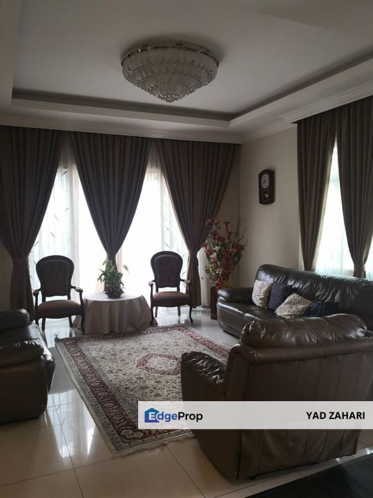 Desa Pinggiran Putra, Kajang | Bungalow 6 Bedrooms | RM1.6M - Fully Renovated, Beautiful and Gated Guarded, Selangor, Kajang