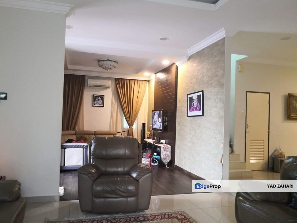 Desa Pinggiran Putra, Kajang | Bungalow 6 Bedrooms | RM1.6M - Fully Renovated, Beautiful and Gated Guarded, Selangor, Kajang