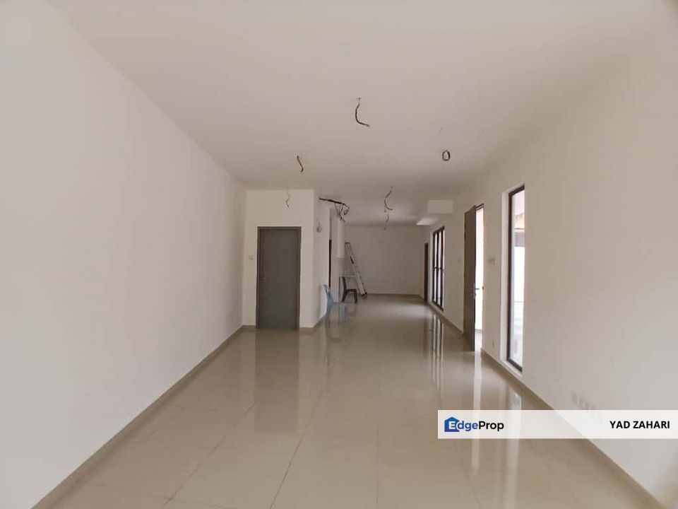 Salak South Garden, Salak Selatan Kuala Lumpur | 3-Storey Terrace 5 Bedrooms | RM1.5M - Cornerlot with Garden and Freehold Non Bumi, Kuala Lumpur, Salak Selatan