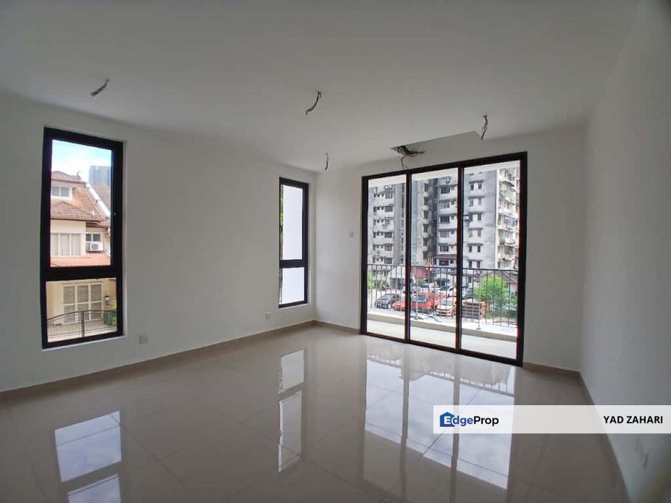 Salak South Garden, Salak Selatan Kuala Lumpur | 3-Storey Terrace 5 Bedrooms | RM1.5M - Cornerlot with Garden and Freehold Non Bumi, Kuala Lumpur, Salak Selatan