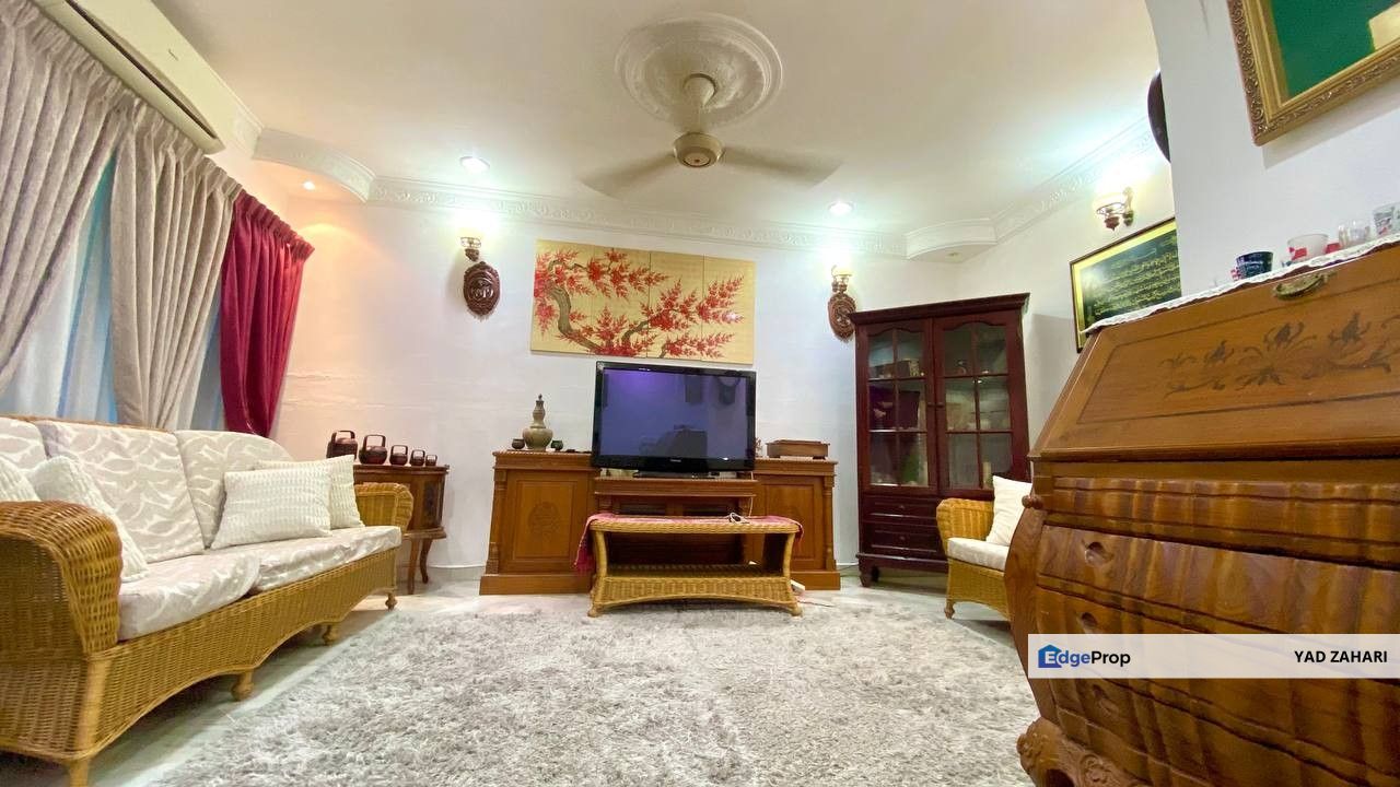 Taman Jasmin, Kajang | 2-Storey Terrace 4 Bedrooms | RM580K - Fully Furnished, Facing Open and Renovated Kitchen, Selangor, Kajang