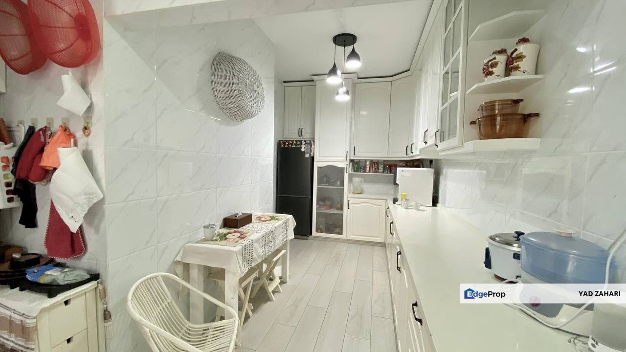 Taman Jasmin, Kajang | 2-Storey Terrace 4 Bedrooms | RM580K - Fully Furnished, Facing Open and Renovated Kitchen, Selangor, Kajang