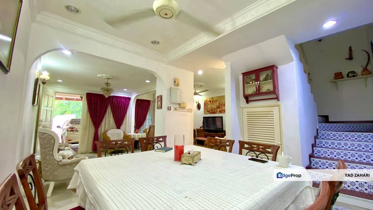 Taman Jasmin, Kajang | 2-Storey Terrace 4 Bedrooms | RM580K - Fully Furnished, Facing Open and Renovated Kitchen, Selangor, Kajang