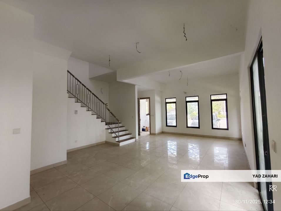 Maple Residence, Cyberjaya | 2-Storey Terrace 4 Bedrooms | RM999K - Endlot, Freehold and with Swimming Pool, Selangor, Cyberjaya