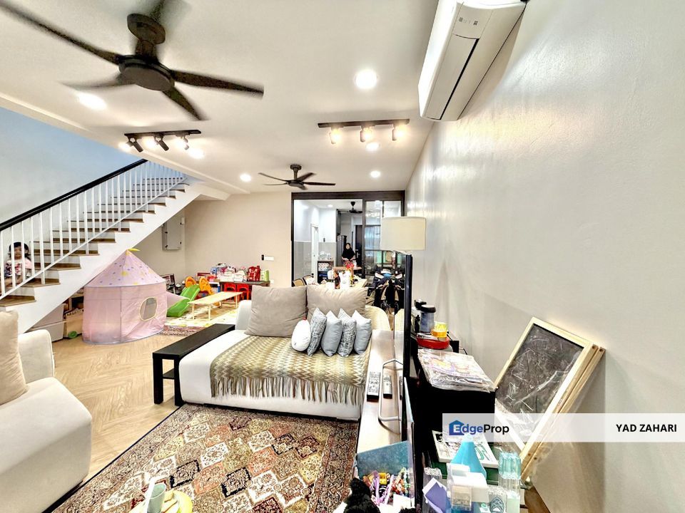 Elmina Green 3, Shah Alam | 2-Storey Terrace 4 Bedrooms | RM840K - Renovated Kitchen Cabinet, Beautiful ID, Cheap and Freehold, Selangor, Sungai Buloh