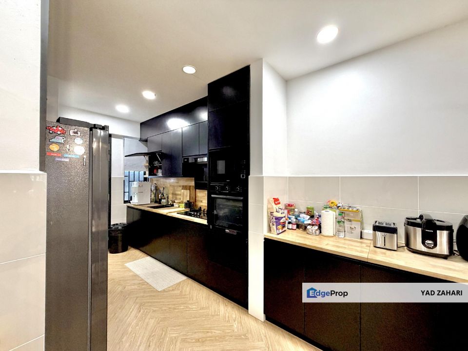 Elmina Green 3, Shah Alam | 2-Storey Terrace 4 Bedrooms | RM840K - Renovated Kitchen Cabinet, Beautiful ID, Cheap and Freehold, Selangor, Sungai Buloh