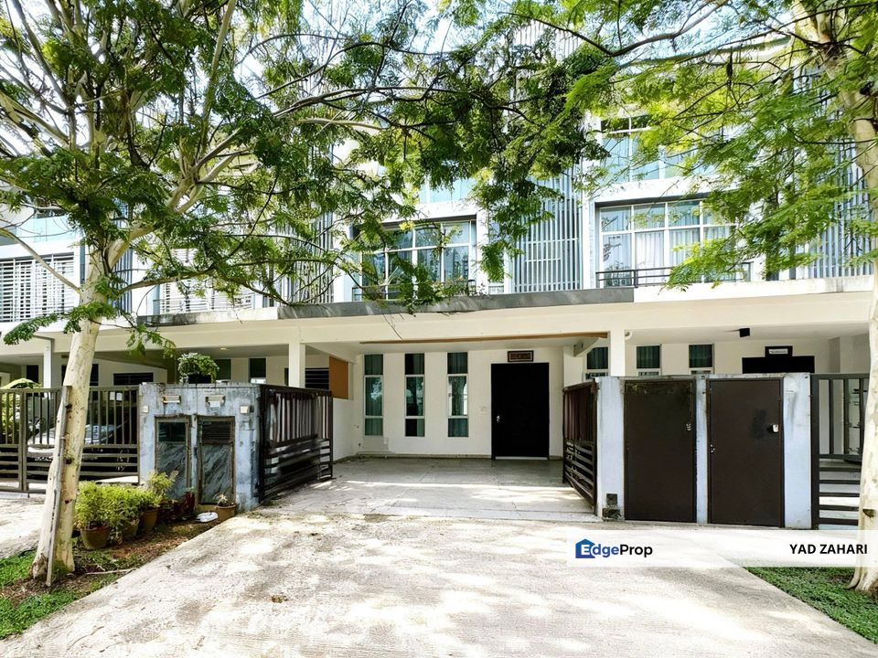 Bangi Avenue 3, Kajang | 3-Storey Terrace 7 Bedrooms | RM600K - Cheap, Freehold & Non Bumi, Selangor, Kajang
