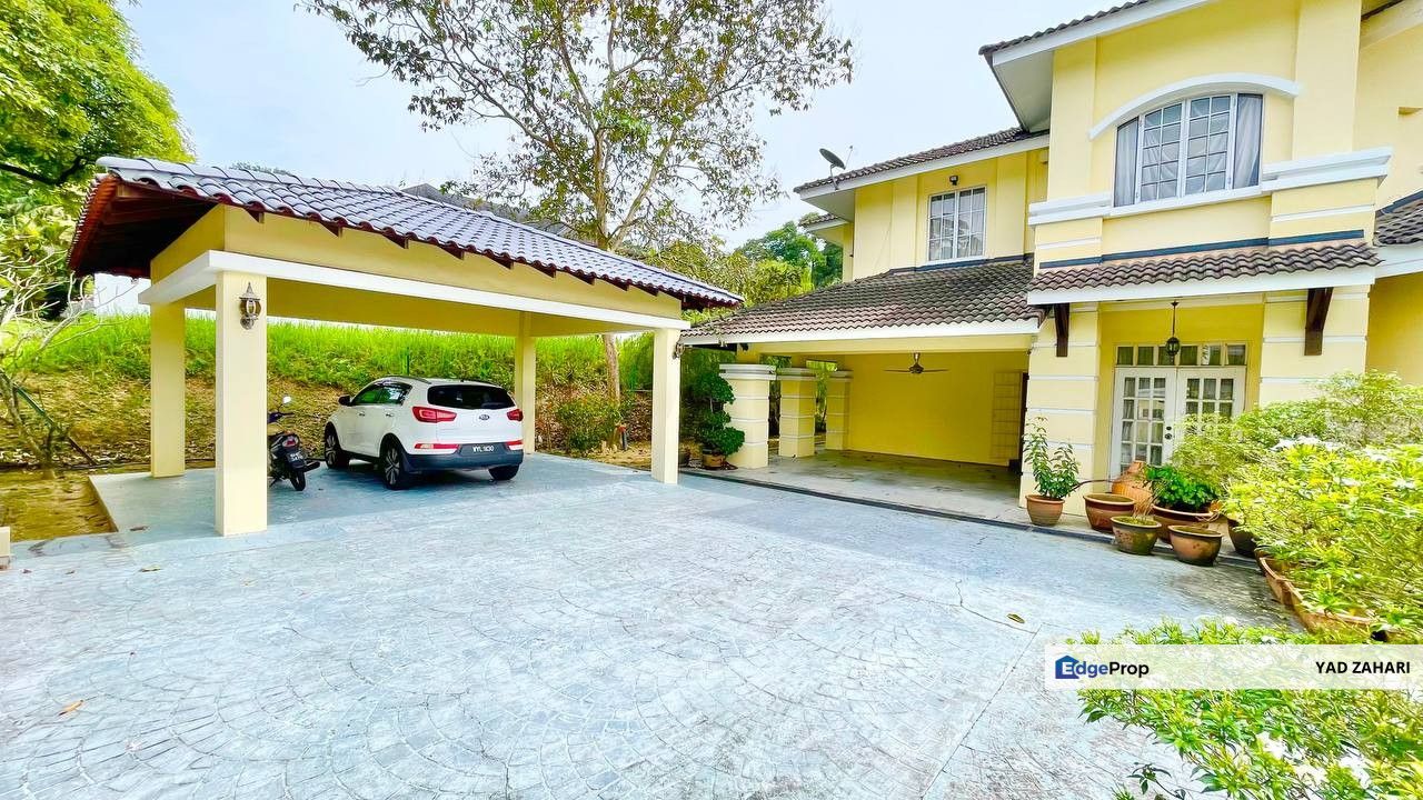 Seksyen 9, Shah Alam | 2-Storey Bungalow 5 Bedrooms | RM4.5M - Huge Land, Ample Parking with Annexed Building , Selangor, Shah Alam