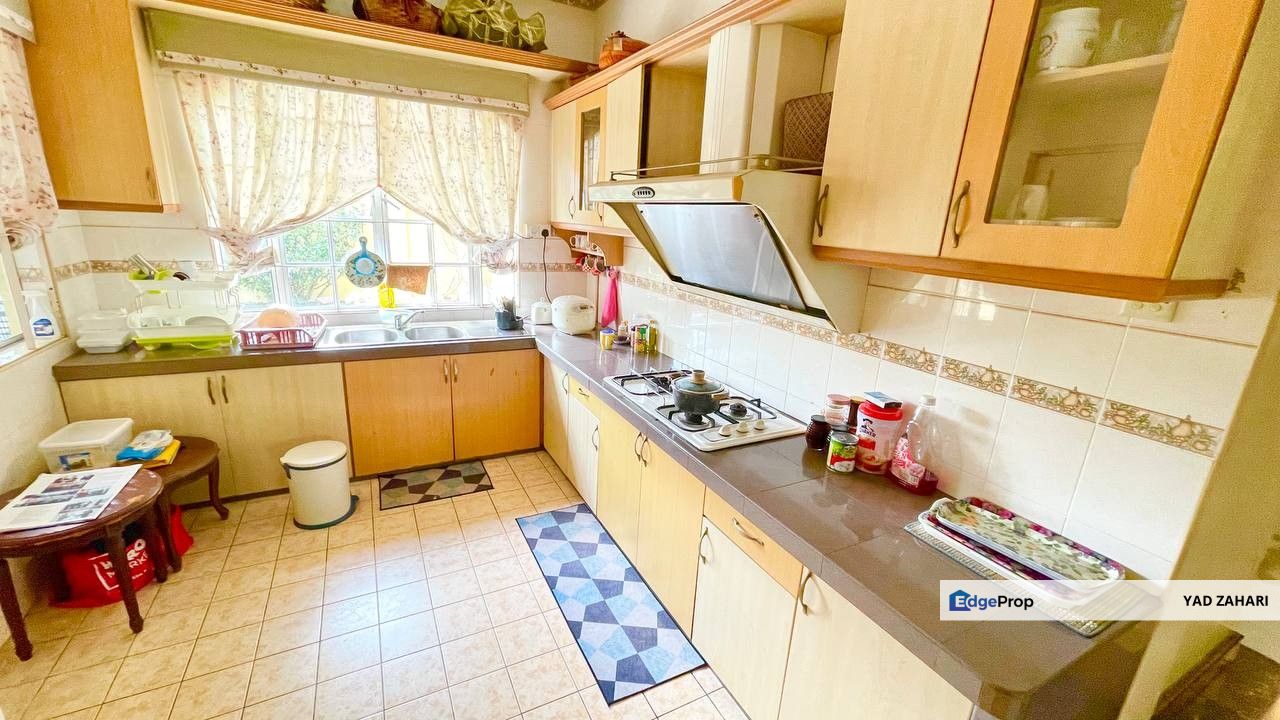 Seksyen 9, Shah Alam | 2-Storey Bungalow 5 Bedrooms | RM4.5M - Huge Land, Ample Parking with Annexed Building , Selangor, Shah Alam