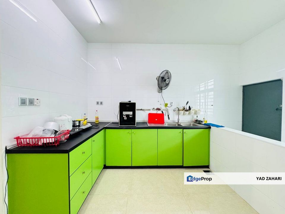 Taman Taming Indah, Kajang | 3-Storey Superlink 6 Bedrooms | RM1.3M - Freehold, Partial Furnished & End Lot, Selangor, Bandar Sungai Long