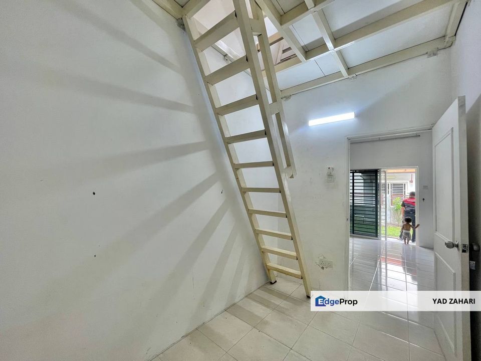 Seksyen 29, Kg Lombong Shah Alam | Single Storey Semi-D 4 Bedrooms | RM490K - Extra Land, Loft Features & Easy Access to Main Road, Selangor, Shah Alam