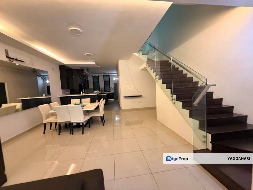 Bangi Avenue, Bangi | 3-Storey Terrace 7 Bedrooms | RM800K - Gated Guarded, Huge & Freehold, Selangor, Bangi