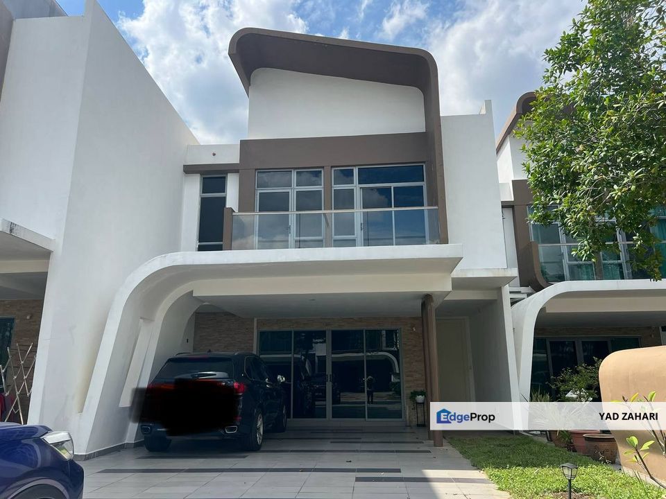 Liu Li Garden, Cyberjaya | 2-Storey Superlink 3+1 Rooms | RM1.36M - Beautiful Renovated, Freehold and Non Bumi Lot, Selangor, Cyberjaya