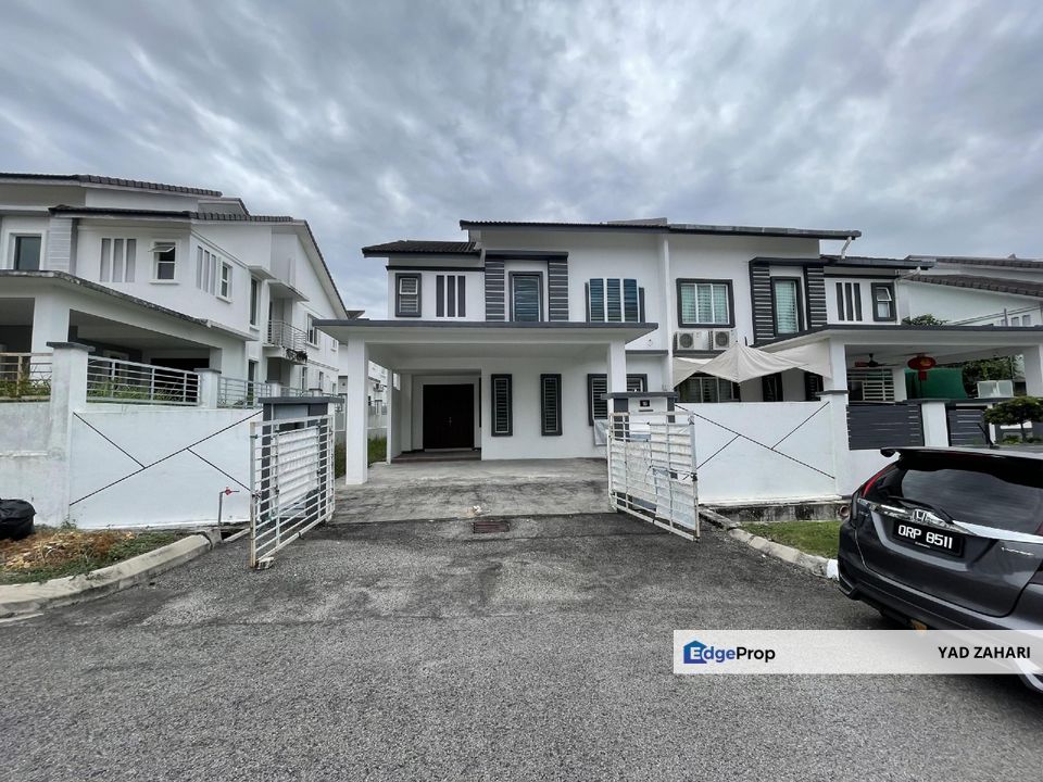 Hillview Residence, Kajang | 2-Storey Semi-D 5 Bedrooms | RM1.1M - Below MV, Freehold with Wide Garden & Backyard Space , Selangor, Semenyih