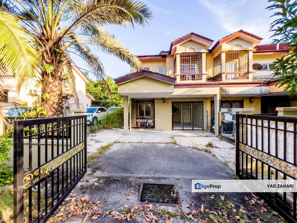 Taman Universiti, Kajang | 2-Storey Terrace 4 Bedrooms | RM538K - Endlot, Refurbished with New Painting and Near University, Selangor, Kajang