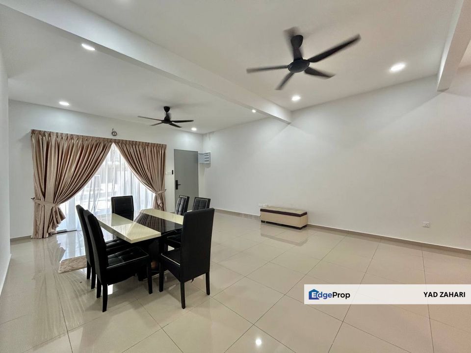 Lambaian Dua Residence, Kajang | 2-Storey Terrace 4 bedrooms | RM2200 - Balcony with View and Semi Furnished, Selangor, Kajang