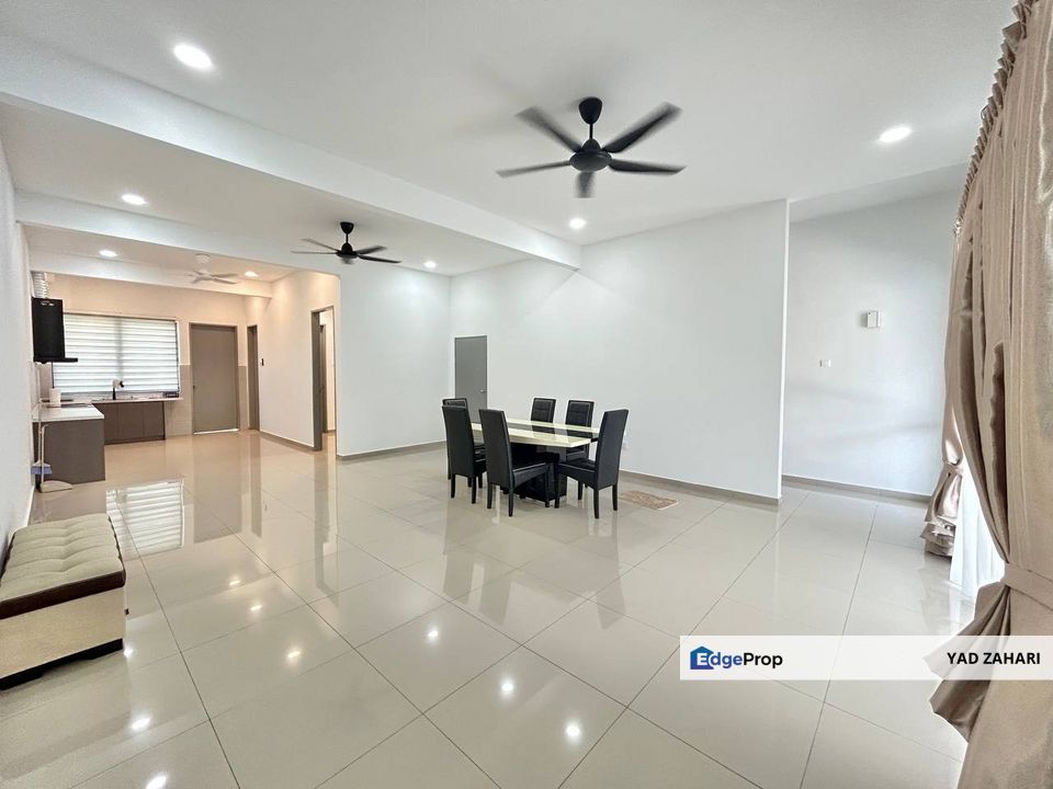 Lambaian Dua Residence, Kajang | 2-Storey Terrace 4 bedrooms | RM2200 - Balcony with View and Semi Furnished, Selangor, Kajang