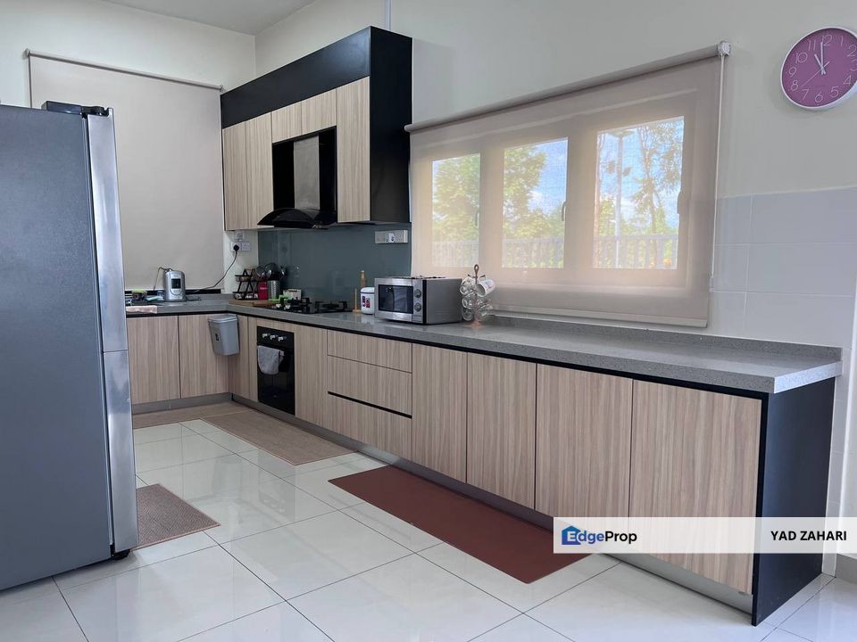 Avens Residence Southville Bangi | 3-Storey Link House 6 Bedrooms | RM1.39M - Gated & Guarded, Endlot with Solar Hot Water System, Selangor, Bangi