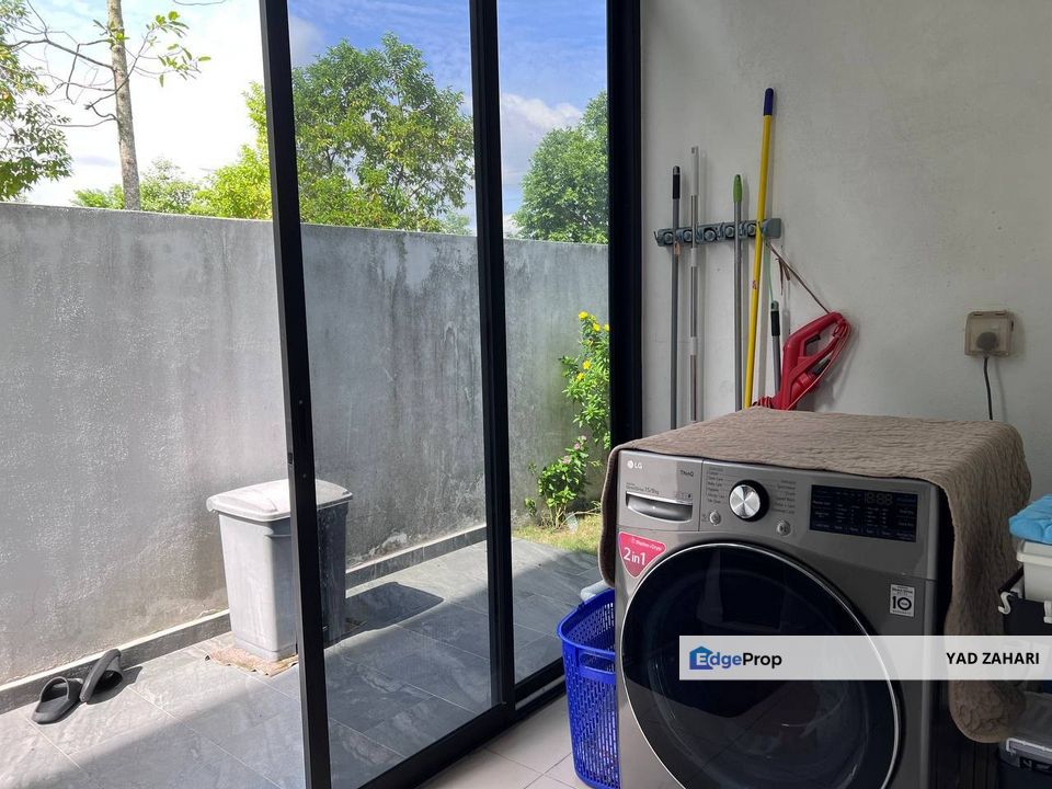 Avens Residence Southville Bangi | 3-Storey Link House 6 Bedrooms | RM1.39M - Gated & Guarded, Endlot with Solar Hot Water System, Selangor, Bangi