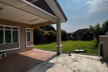 Desa Pinggiran Putra